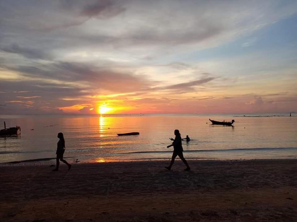 Apache Bar Haad Yao Hotel Bagian luar foto